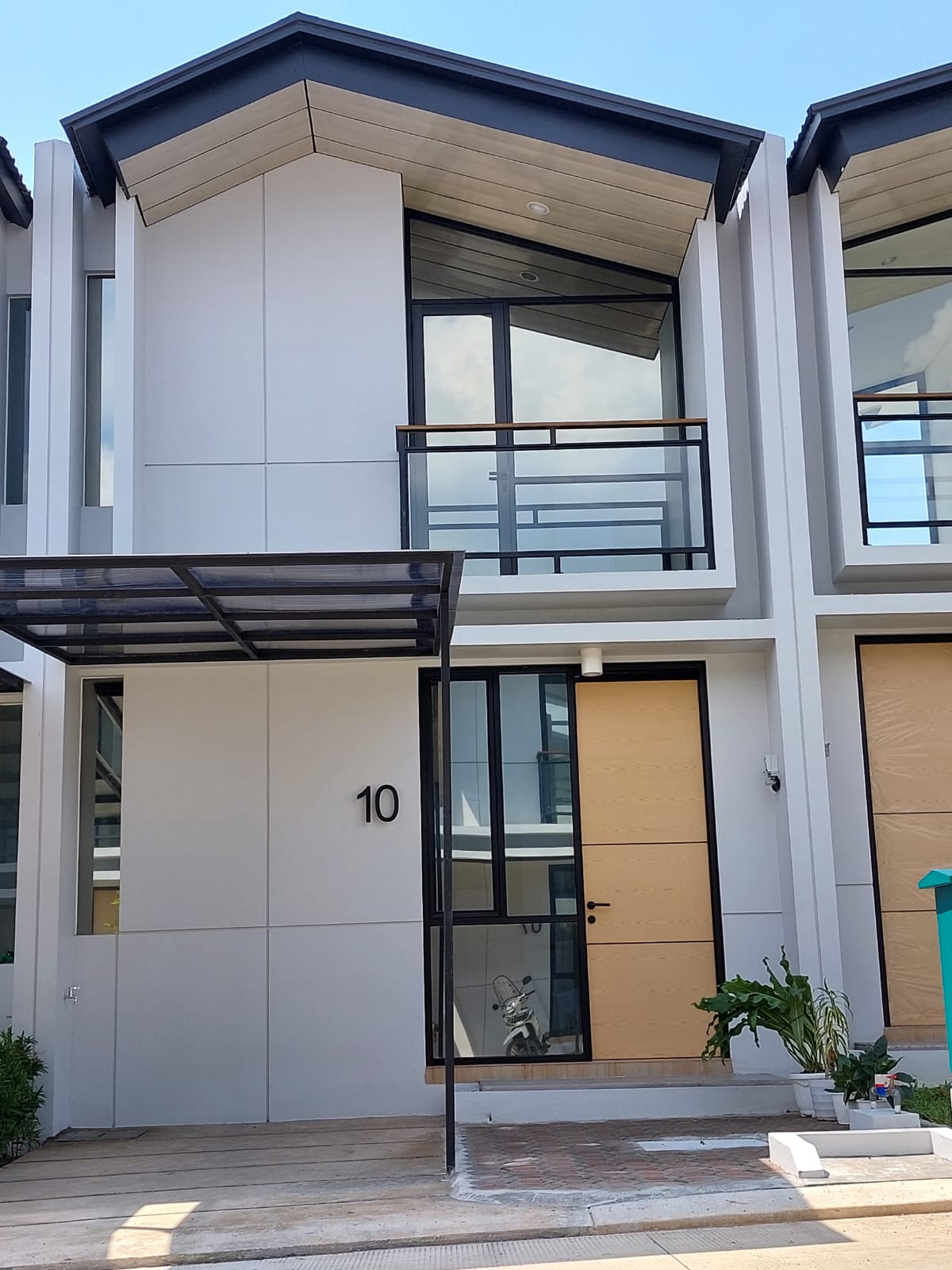 Rumah Disewakan di Cluster Uptown Lippo Cikarang